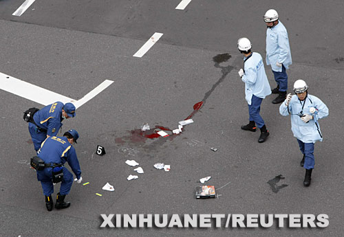 6��8����������t(y��)��(w��)�ˆT���ձ��|�����~ԭ�܇վ�����z�顣��(d��ng)�����@��l(f��)��һ���Ԃ����¼���һ�������{܇ײ��·�˺�����܇�õ�����·�˼��������������3��������14���܂��� ���A��/·͸ 