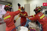 ����С�^(q��)�湭���䴩Ů���沿 �ѱ��̾�